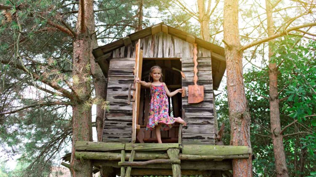 cabane perchée, cabane en bois pour enfant