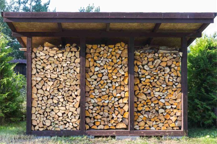 abri pour bois de chauffage